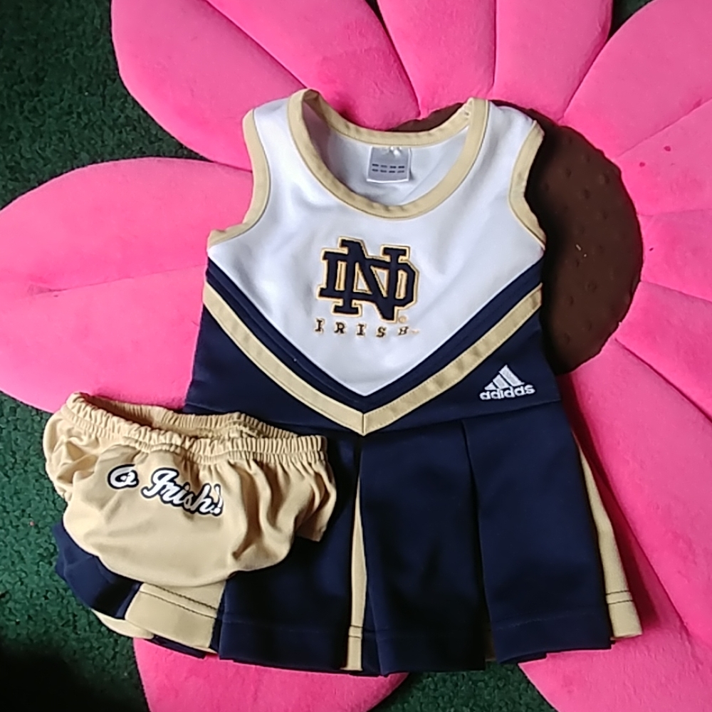 Norte Dame cheerleading